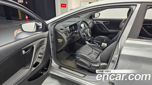 Hyundai Avante 1.6 GDi Smart Standard 2015 — фото 10