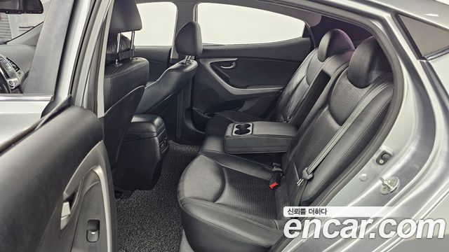 Hyundai Avante 1.6 GDi Smart Standard 2015 — фото 12