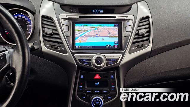 Hyundai Avante 1.6 GDi Smart Standard 2015 — фото 14