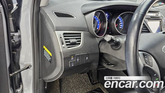 Hyundai Avante 1.6 GDi Smart Standard 2015 — фото 18