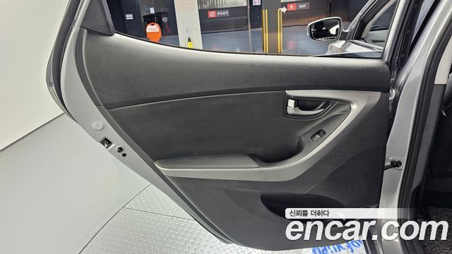 Hyundai Avante 1.6 GDi Smart Standard 2015 — фото 25