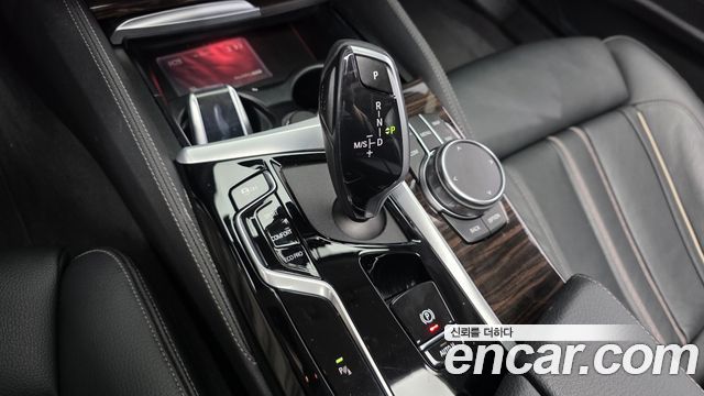 BMW 5 Series (G30) 520i Luxury 2023 — фото 9