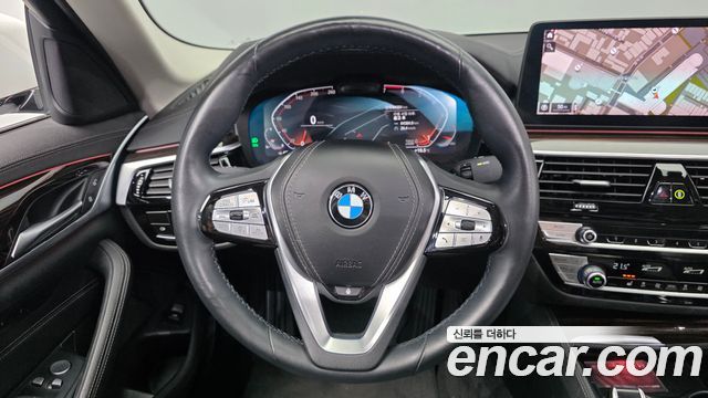 BMW 5 Series (G30) 520i Luxury 2023 — фото 13