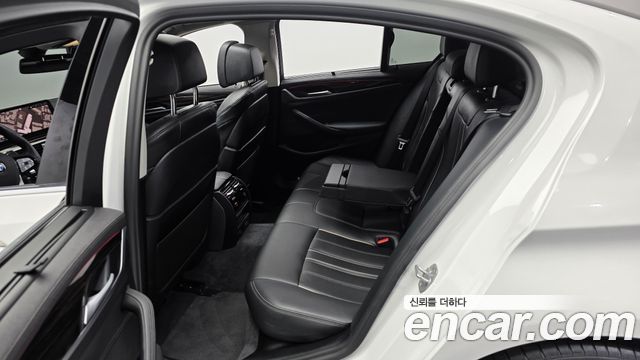 BMW 5 Series (G30) 520i Luxury 2023 — фото 26
