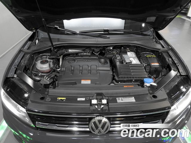 Volkswagen Tiguan (II) 2.0 TDI Premium 2018 — фото 6