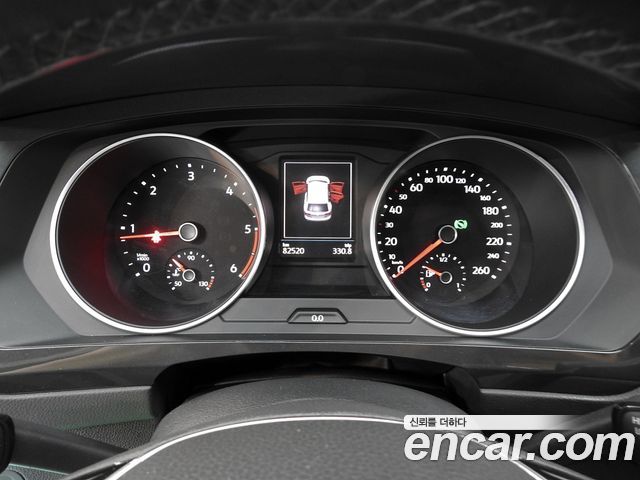 Volkswagen Tiguan (II) 2.0 TDI Premium 2018 — фото 8