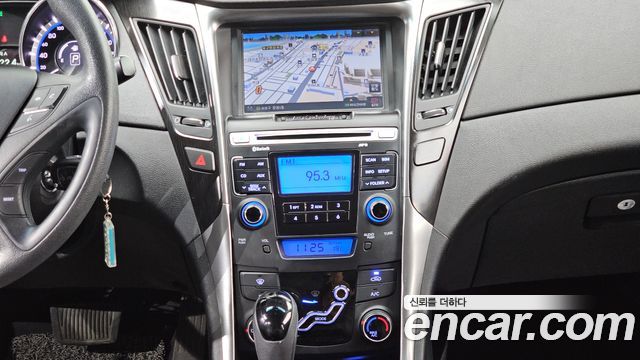 Hyundai Sonata (YF) LPi Luxury 2012 — фото 14