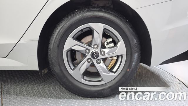 Kia K5 (III) 2.0 LPi(Rent) Trendy 2024 — фото 21