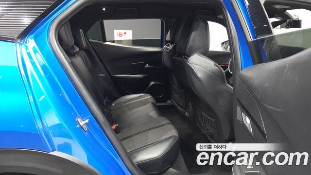 Peugeot e-2008 (II) EV GT 2021 — фото 12