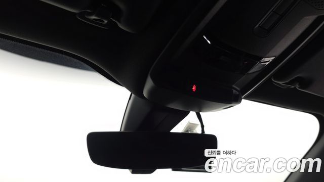 Peugeot e-2008 (II) EV GT 2021 — фото 18