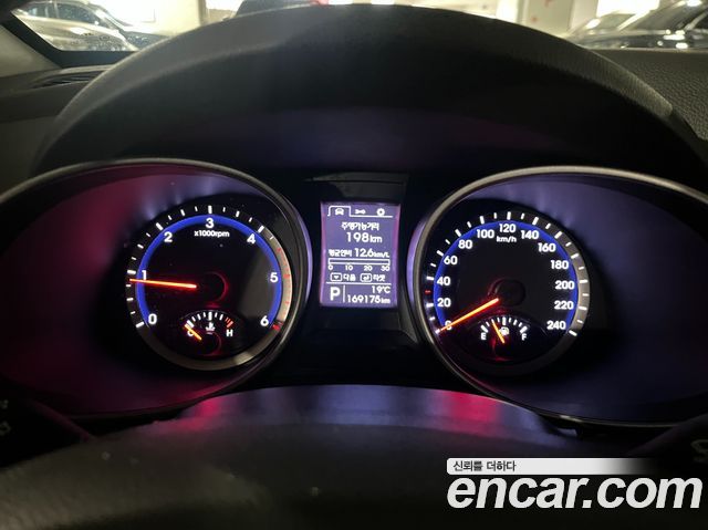 Hyundai Santa Fe (DM) Diesel(e-VGT) 2.0 2WD Premium 2014 — фото 7